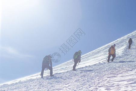 专业的登山队图片