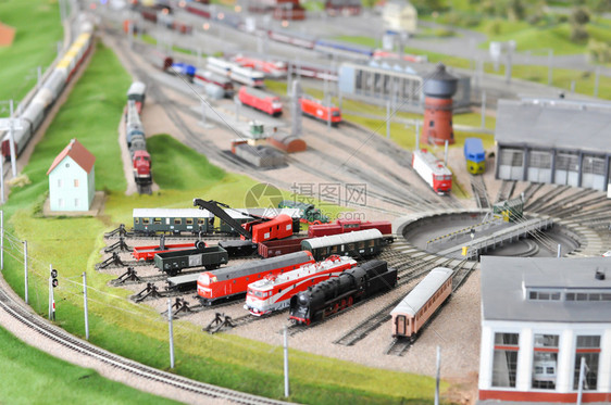 微型和非常复杂的火车模图片