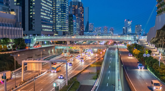 东京台场的夜间交通图片