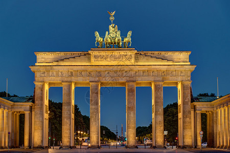柏林勃兰登堡城门柏林勃兰登堡门的夜景背景
