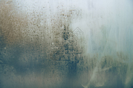 浓雾玻璃上雨滴的古老音调图像带梯度的图片