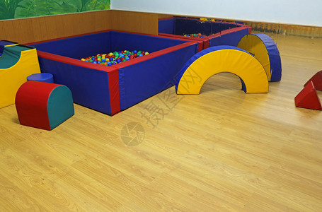 南通队长第五罚被泰州门将扑出，泪洒赛场！身后泰州全队疯狂庆祝