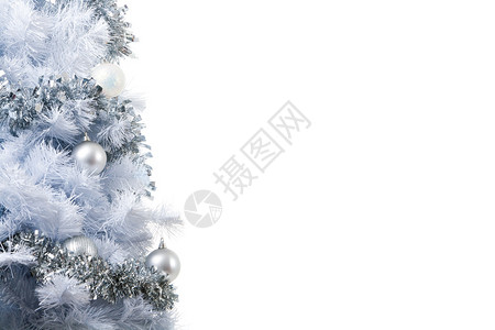 节庆树的一半装饰着银色图片