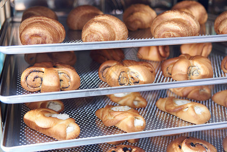 在Combi蒸锅中烘烤甜点面包面包店的生产图片