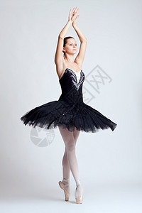 美丽的年轻舞者芭蕾图片