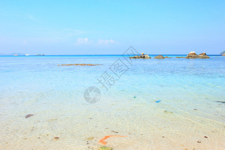 海和蓝天泰国丽贝岛图片