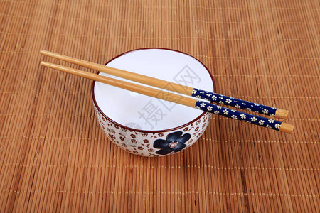 中式碗筷图片
