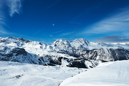 贝尔法国阿尔卑斯山脉梅里贝背景