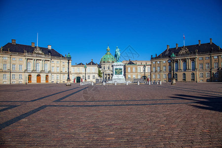 丹麦哥本哈根的Frederiks教堂和雕像丹图片