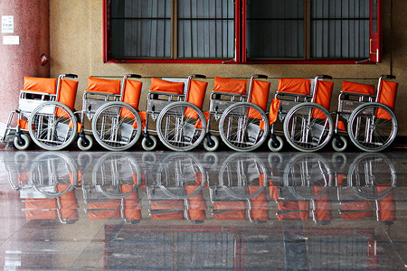 残疾人专用轮椅图片