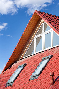 新的红色金属新屋顶图片