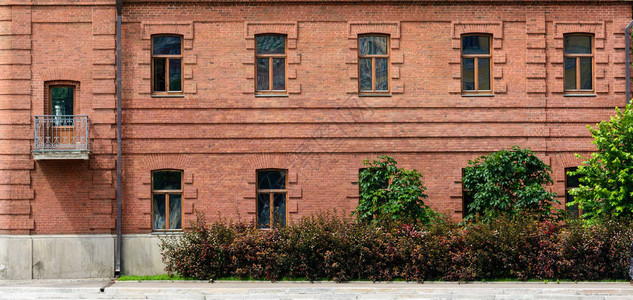 红砖建筑立面复古建筑古典图片