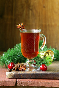 圣诞茶用肉桂和八角茴香图片