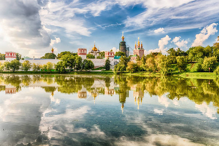俄罗斯莫科Novodevichy修道院的Idillic观点图片