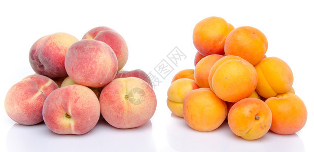 蜜桃和杏子的堆积图片