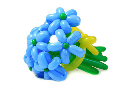 小丑气球白色背景上一束凉爽的假日花卉蓝色气球背景