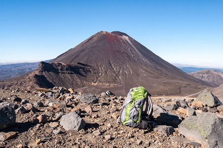 在新西兰汤加里罗公园Ngarauruhoe火山脚图片