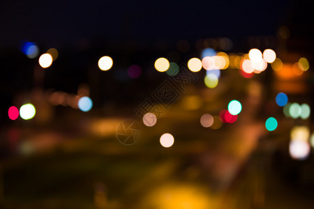 夜间有城市灯图片