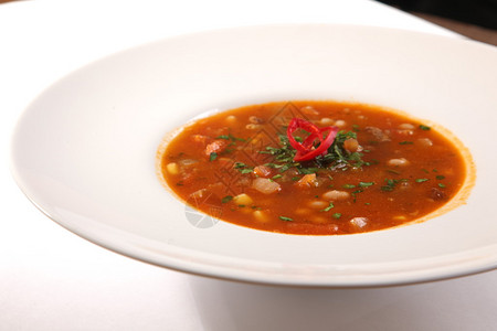 辣红汤用辣椒和豆子图片