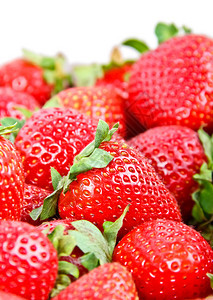 草莓特写白色背景图片