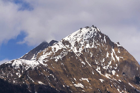 奥地利奥斯提罗尔的Matrei山丘高清图片