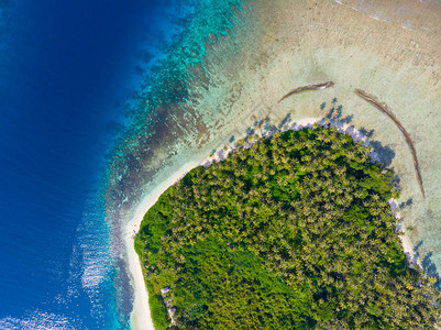 空中俯视班亚克群岛苏门答腊热带群岛印度尼西亚图片