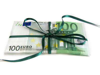 用绿丝带包裹的一百欧元钞票图片
