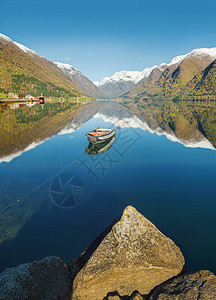 挪威秋天风景峡湾图片