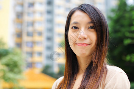 街头的亚洲女人背景图片