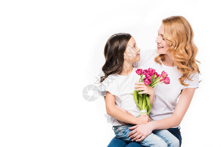 快乐的母亲和小女儿图片