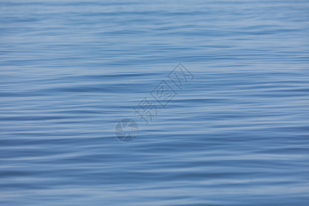 有波纹的海水蓝色图片