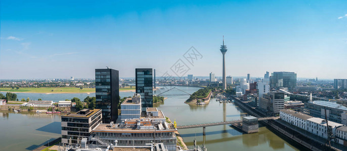 以光塔Rheinturm和媒体港为主的杜塞尔多夫天空线全天观网站和杂图片