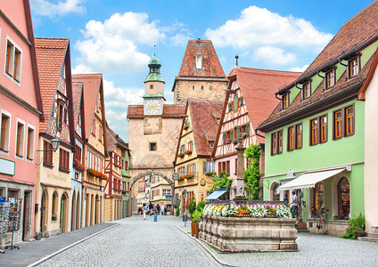 德国巴伐利亚佛朗哥尼亚罗德堡古城的美丽景象图片