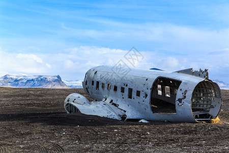 冰岛南部的失事飞机图片
