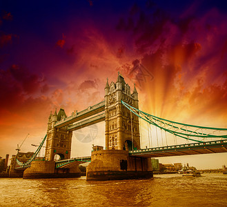 伦敦塔桥壮丽的侧视图图片