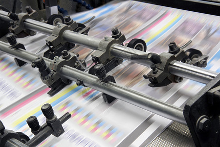 现代印刷厂的报刊机设备图片