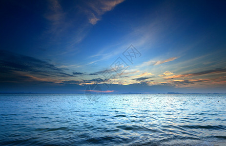 碧海蓝天夕阳的韵律图片