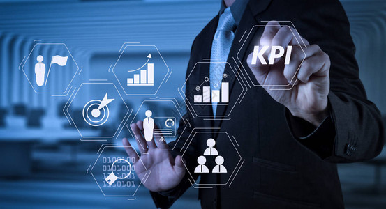关键绩效指标KPI与商业智能BI指标一起衡量成就和计划的目标商人在白板或虚图片