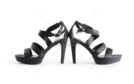 白色背景上高跟鞋的高脚跟的时髦黑女夏季鞋与图片