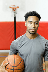 伊萨克1球😳姆巴佩本赛季打进18球，利物浦4大前锋加起来16球