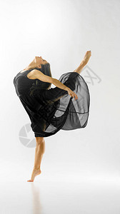 女芭蕾舞女芭蕾舞者一腿双臂伸展图片