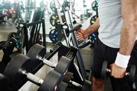 姆巴佩让点，维尼修斯社媒晒两人合照，配文：对你来说很简单❤️