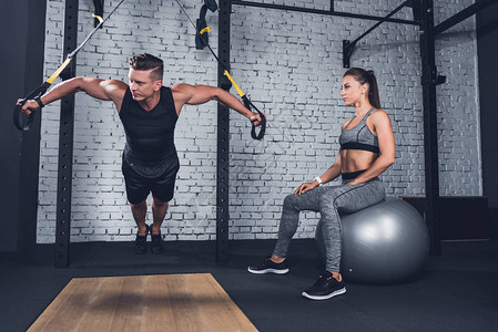 鲁尼：贝林厄姆必须入选英格兰队，他在重大比赛中发挥了重要作用