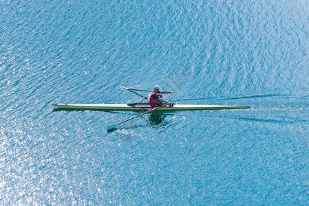 今晚战申花👊柔佛新山在马来超一骑绝尘，9轮全胜+进48球丢3球