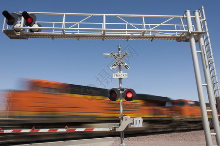 国内铁路过境车速加图片
