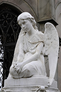 天使雕像艺术品图片