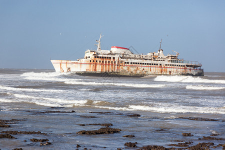 渡船搁浅在摩洛哥非洲的图片