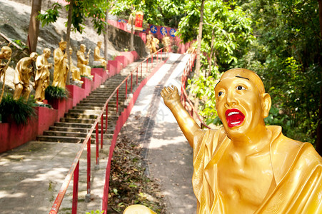 香港万佛寺院的金色佛像高清图片