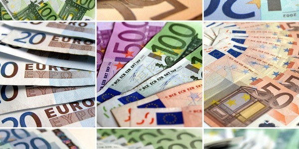 与许多钞票的欧元货币拼贴画图片
