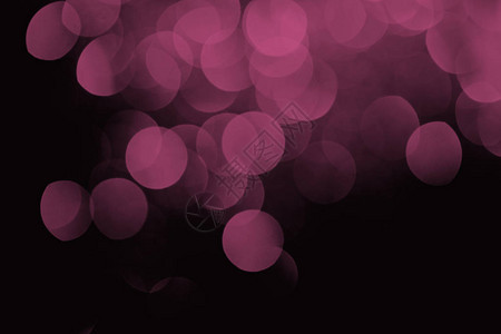 黑色背景上的节日紫背景图片